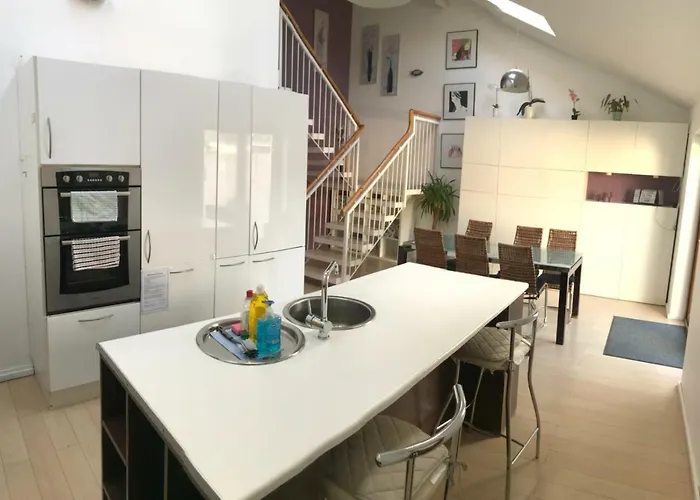 Modern Centre House * Galway