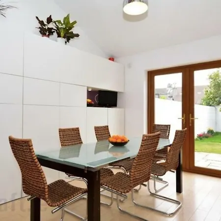 Modern Centre House