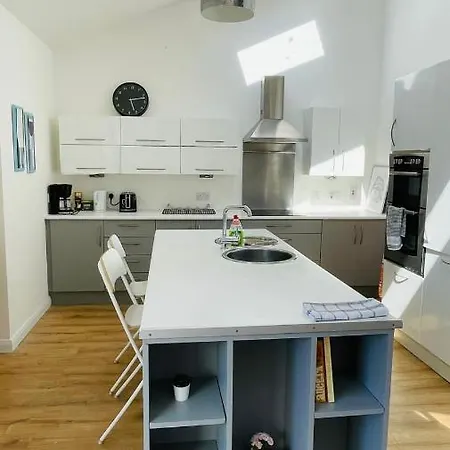 Modern Centre House